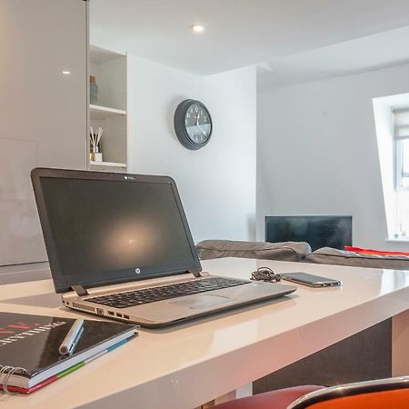 Pure B - Exceptional Views Of Tamar & Royal William Yard With Free Parking & Wifi Apartment Plymouth Exterior photo